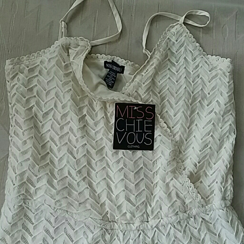 White romper - Picture 2 of 3